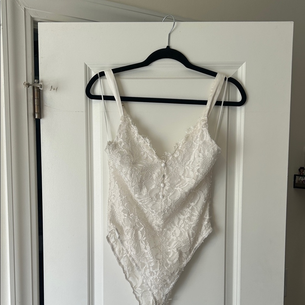 Lace V-Neck Bodysuit - Cream